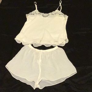 NWOT Maidenform cream colored sleepwear FINAL PRICE